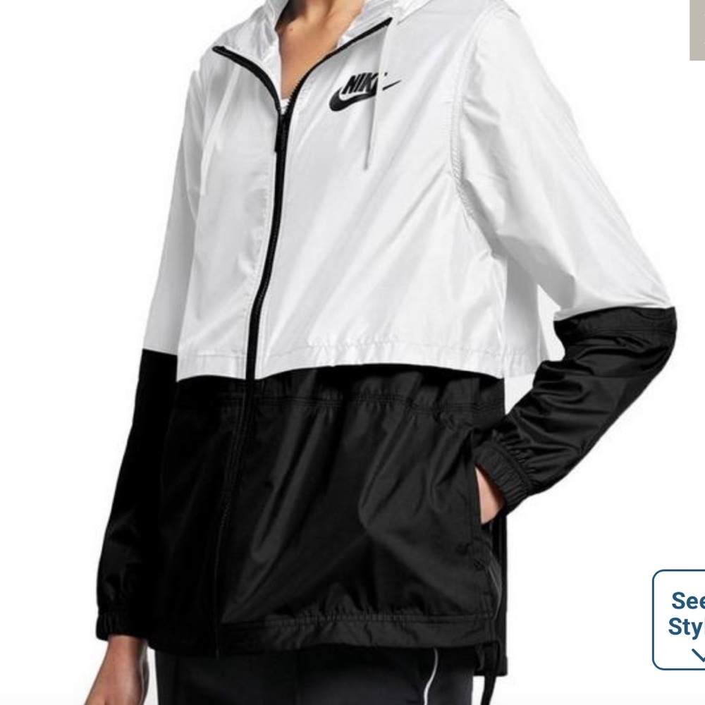 Women’s Nike Windbreaker- Size Medium